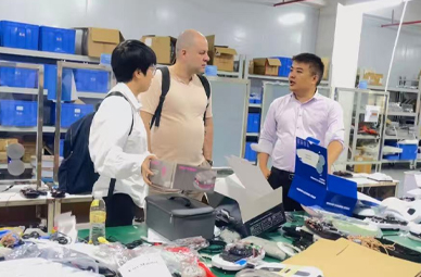 fabricante de robots limpiacristales